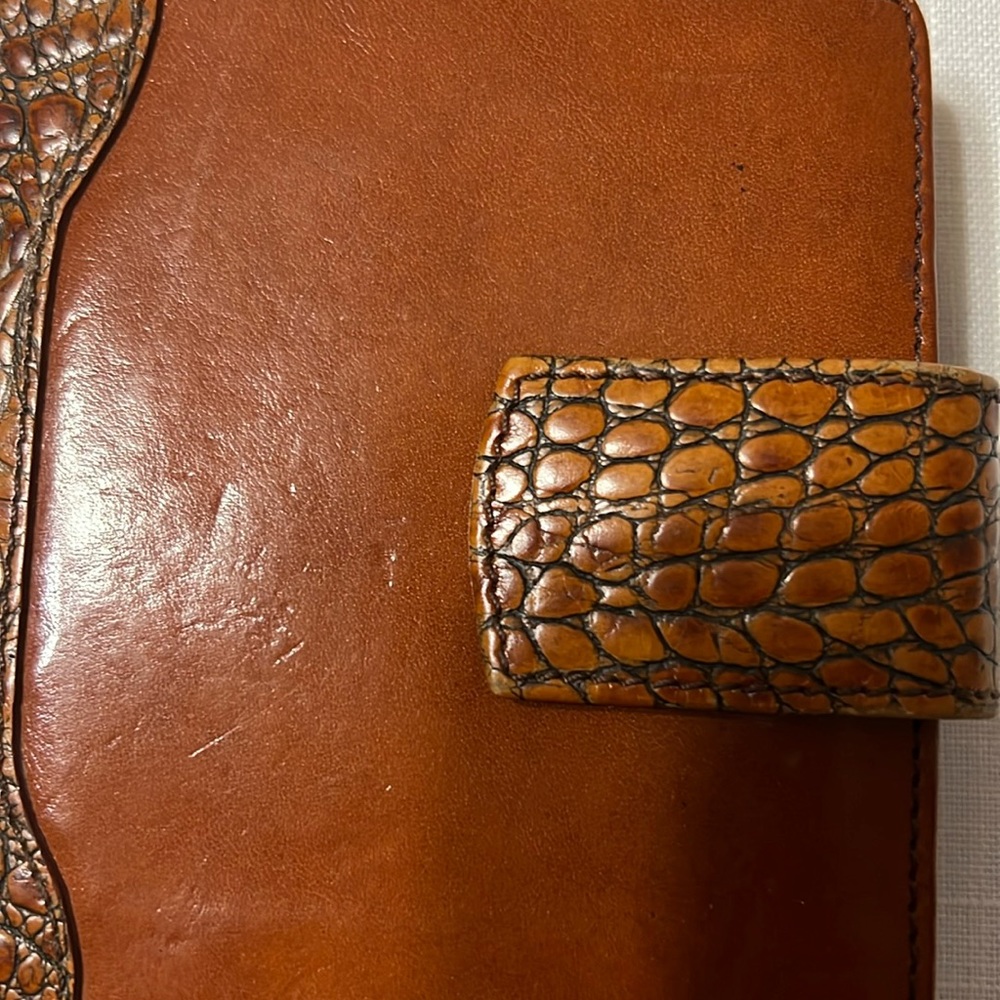 Brahmin wallet